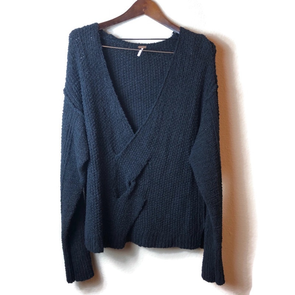Free People || Black Knit Sweater